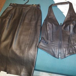 100% Leather top. Leather skirt.